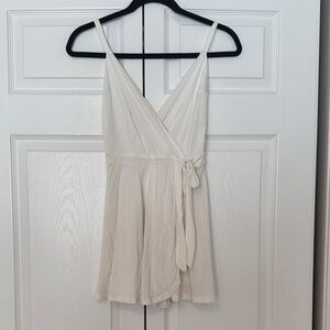 Kimchi Blue Cream Wrap Romper size S
